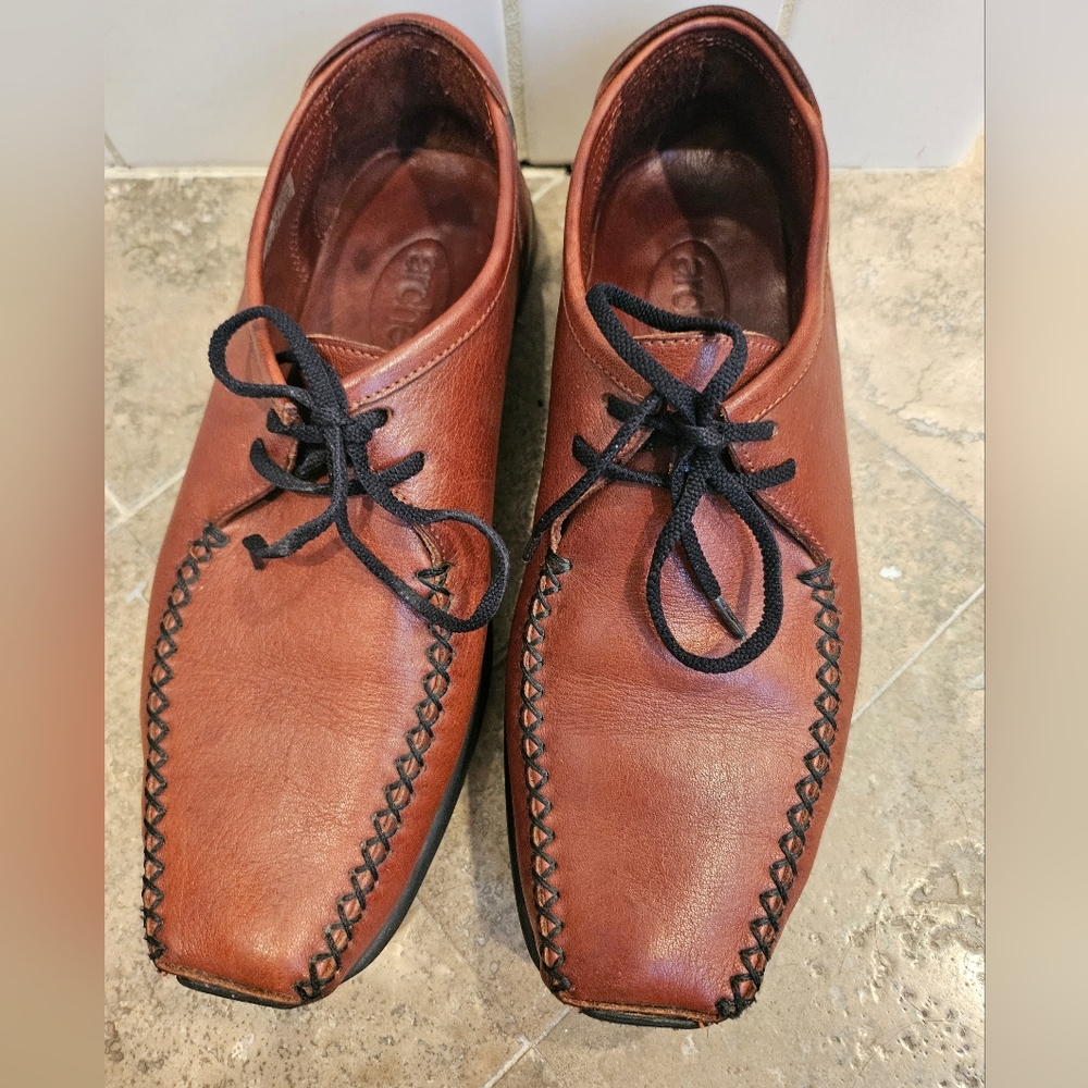 ARCHE casual rust leather shoes. Gently worn/good condition. Size 38/8.